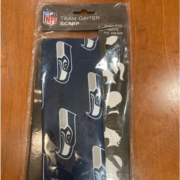 new in packaging Seattle Seahawks scarf! - Picture 4 of 4